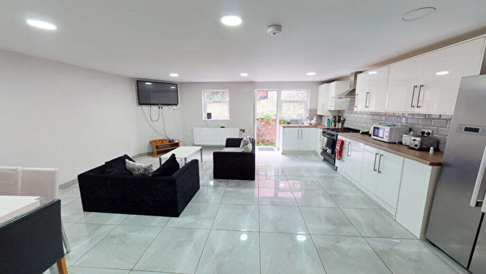 6 Bedroom House To Rent In Heeley Road, Selly Oak, B29