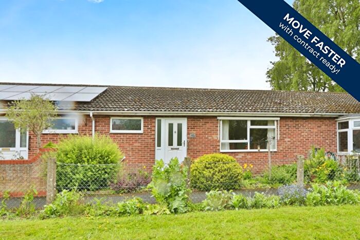 2 Bedroom Bungalow For Sale In Watersedge, Driffield, YO25