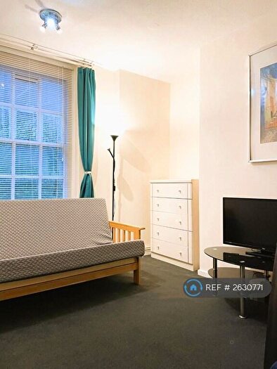 3 Bedroom Flat To Rent In Skipwith Buildings, London, EC1N