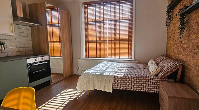 Studio To Rent In Lower Addiscombe Road, Addiscombe, Croydon, CR0