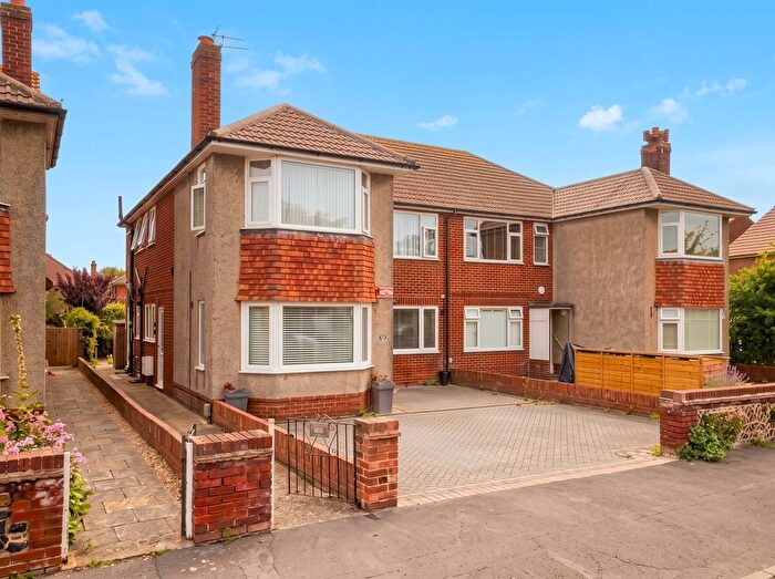 2 Bedroom Maisonette For Sale In Luton Avenue, Broadstairs, CT10