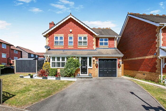 4 Bedroom Detached House For Sale In Brasted Close, Sutton, SM2