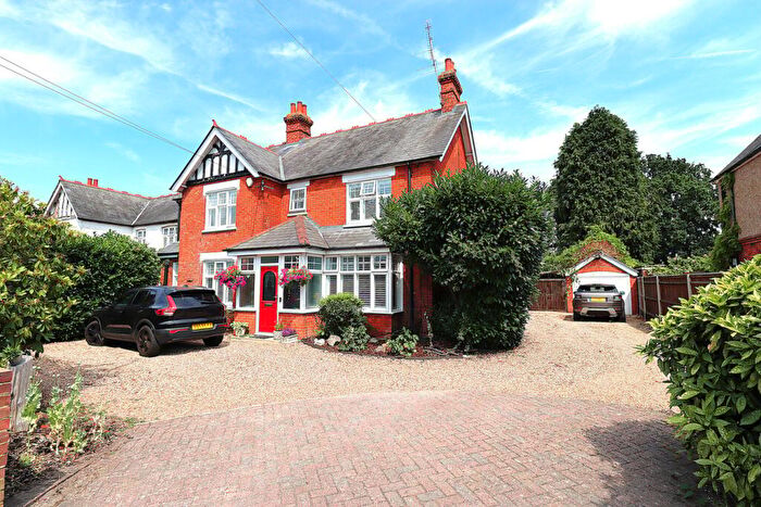 5 Bedroom Detached House For Sale In Fernhill Road, Farnborough, GU14