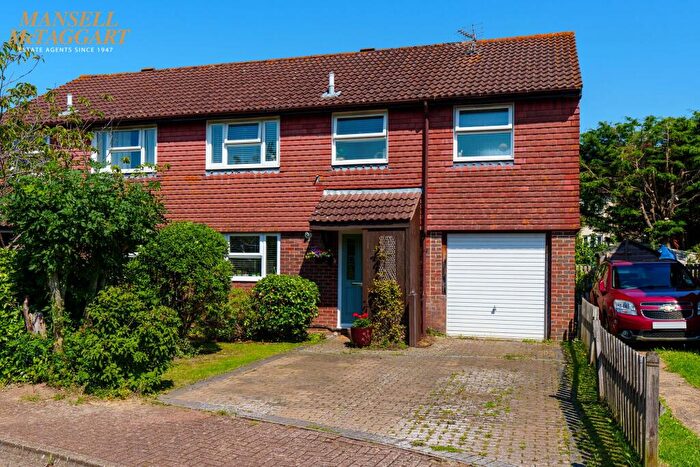 4 Bedroom Semi-Detached House For Sale In Blackthorns, Hurstpierpoint, BN6