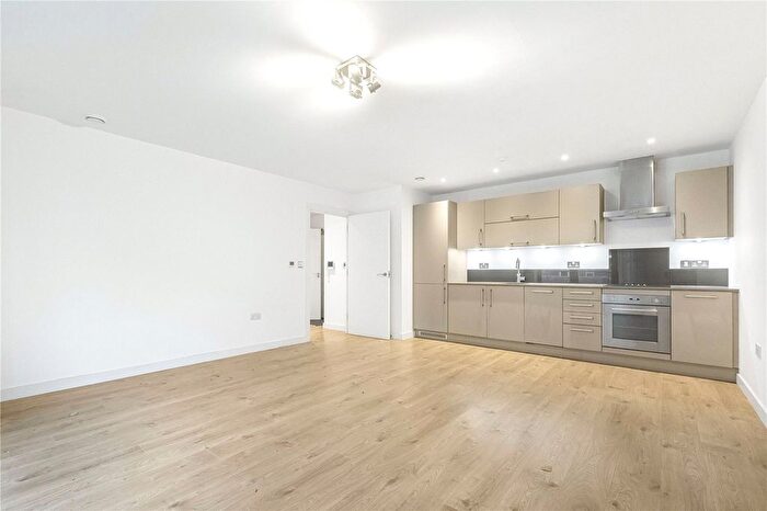 1 Bedroom Flat To Rent In Grove House, Frampton Park Road, Hackney, London, E9