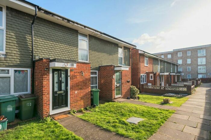 3 Bedroom Terraced House To Rent In St. James Road, Sutton, SM1