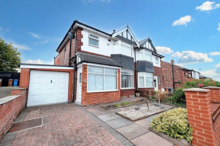 3 Bedroom Semi Detached House For Sale In Burnside Avenue, Salford, M6