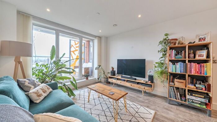 1 Bedroom Flat For Sale In Churchfield Road, Acton, W3