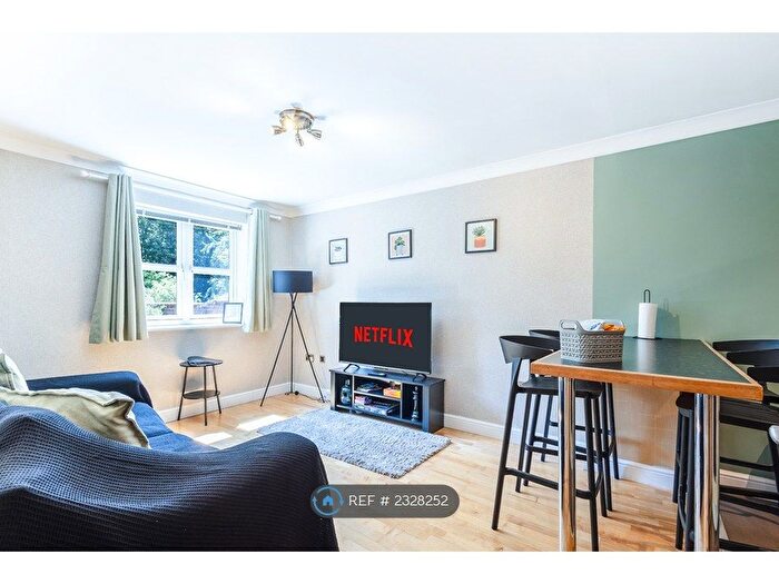 2 Bedroom Flat To Rent In Claverdon House, Warwick, CV34