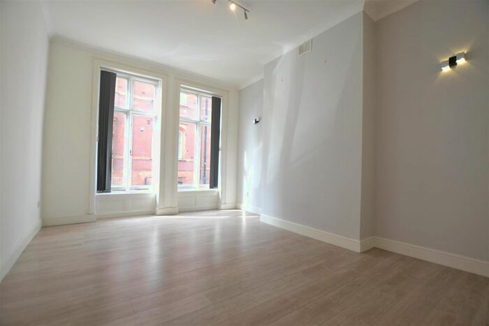 2 Bedroom Flat To Rent In Church Street, Stourbridge, DY8