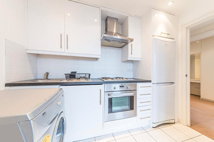 2 Bedroom Apartment To Rent In Shoot Up Hill, London, NW2