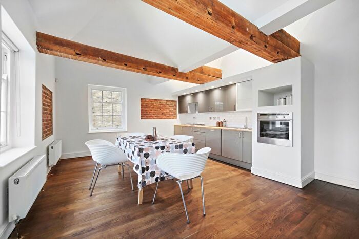 2 Bedroom Flat To Rent In Ferry Lane, Brentford, TW8