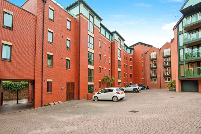 2 Bedroom Flat For Sale In Bridge Street, Hereford, HR4