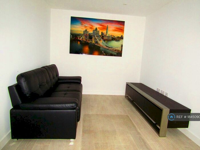 4 Bedroom Terraced House To Rent In Shergar Way, Salford, M6