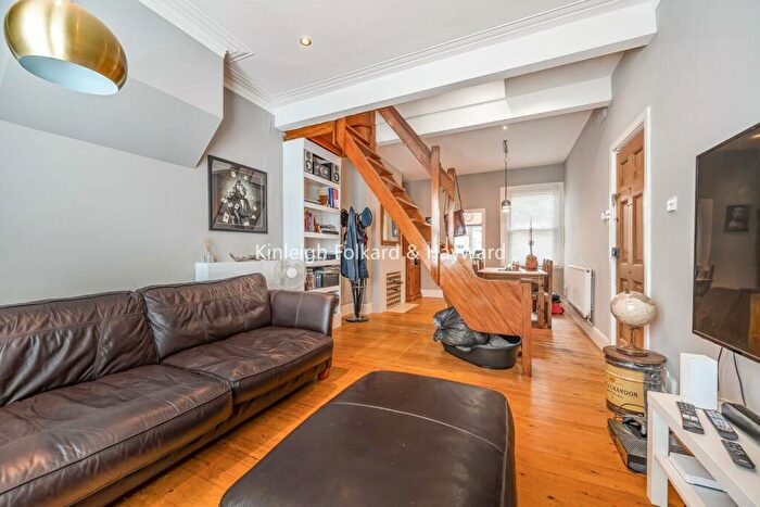 2 Bedroom Semi-Detached House For Sale In Lancaster Road, East Barnet, EN4