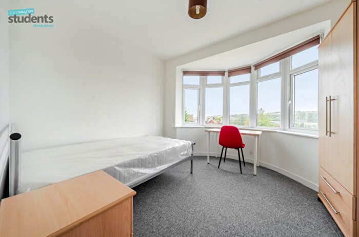 1 Bedroom Detached House To Rent In Bevendean Crescent, Brighton, East Sussex, BN2