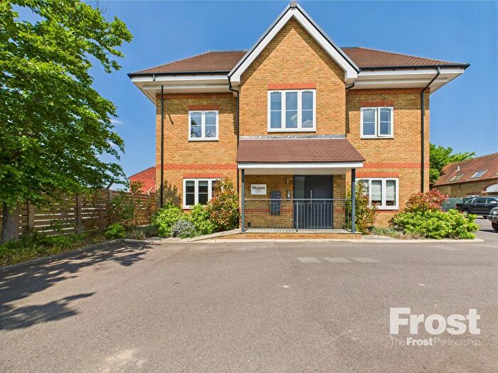 2 Bedroom Flat To Rent In A Summers Road, Burnham, Buckinghamshire, SL1