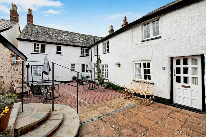 3 Bedroom Cottage To Rent In Fore Street, Beer, EX12