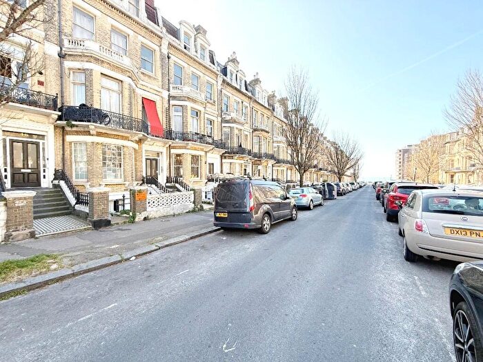1 Bedroom Flat To Rent In First Avenue, Hove, East Sussex, BN3