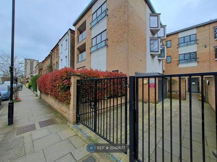 3 Bedroom Flat To Rent In Wesley House, London, E5