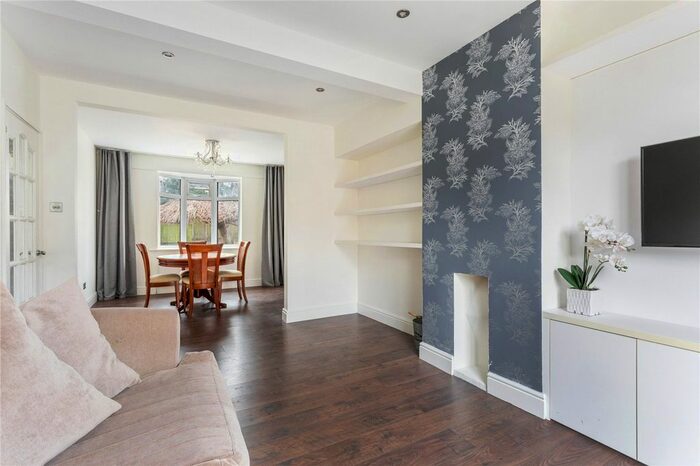 2 Bedroom End Of Terrace House To Rent In Putney Park Lane, London, SW15