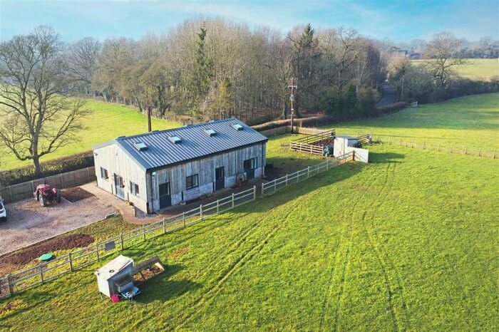 3 Bedroom Barn Conversion For Sale In The Breeze, Fockbury Road, Bromsgrove, B61