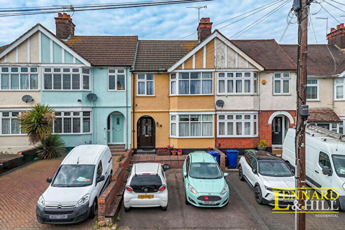 3 Bedroom Terraced House For Sale In Maycroft Avenue, Little Thurrock, Grays, RM17