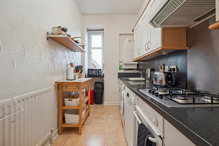2 Bedroom Flat For Sale In / Clarendon Place, Glasgow, G20