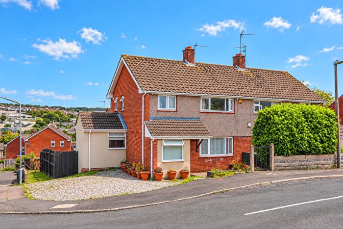 3 Bedroom Semi Detached House For Sale In Warwick Way, Barry, CF62