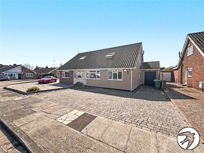 3 Bedroom Bungalow For Sale In Oakley Park, Bexley, Kent, DA5