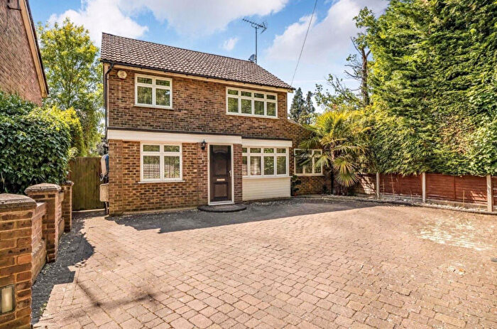 4 Bedroom Detached House For Sale In Acacia Close, Harrow Weald, Stanmore, HA7