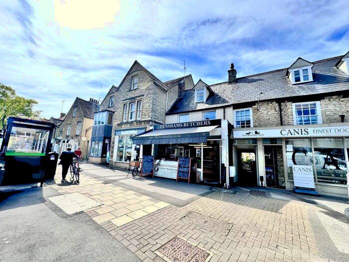 2 Bedroom Maisonette To Rent In High Street, Witney, OX28