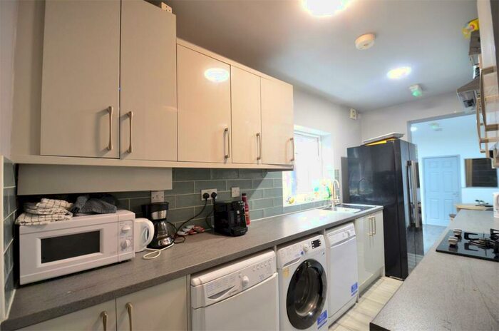 6 Bedroom Terraced House To Rent In Teignmouth Road, Selly Oak, B29