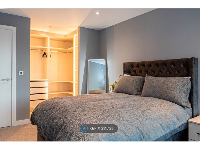 2 Bedroom Flat To Rent In Silvercroft Street, Manchester, M15