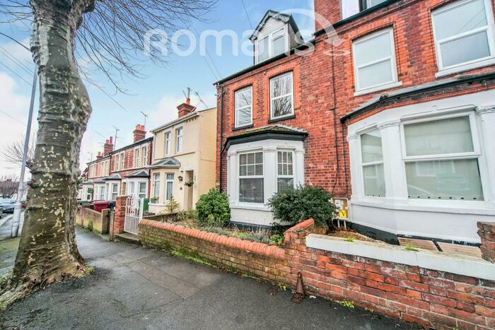 2 Bedroom Apartment To Rent In Waverley Road, Tilehurst, RG30