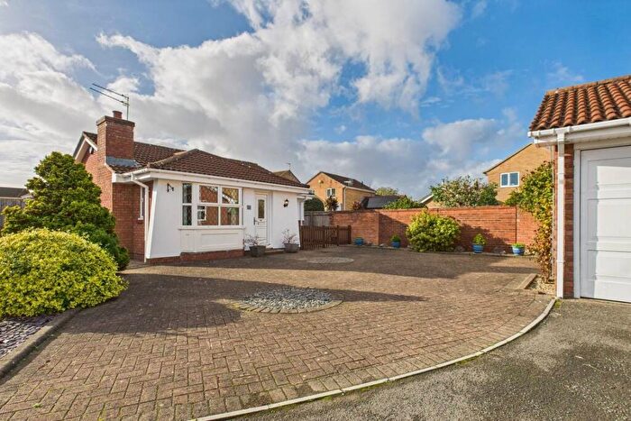 2 Bedroom Bungalow For Sale In Sercombe Park, Clevedon, North Somerset, BS21