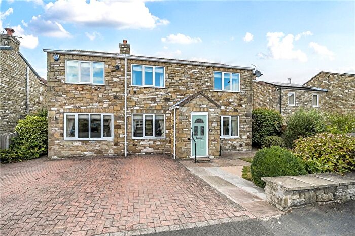 4 Bedroom Detached House For Sale In Bedfords Fold, Hillam, Leeds, North Yorkshire, LS25