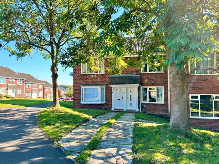 1 Bedroom Flat To Rent In Woodhall Drive, Kirkstall, Leeds, LS5