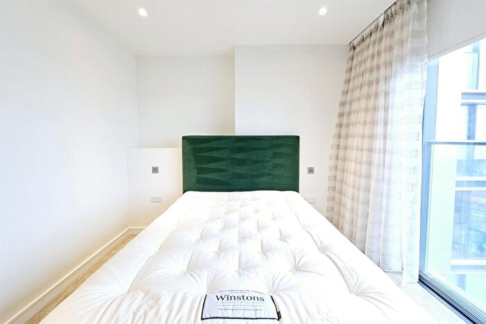2 Bedroom Flat To Rent In Hampton Tower, E14