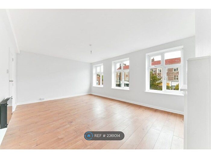 4 Bedroom Maisonette To Rent In Stoneleigh Broadway, Epsom, KT17