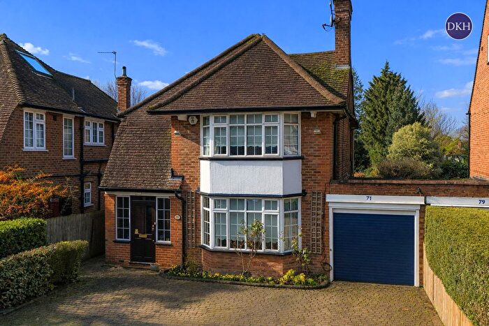 4 Bedroom Detached House For Sale In Hempstead Road, Watford, Hertfordshire, WD17