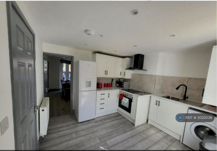 4 Bedroom Terraced House To Rent In Artillery Street, Colchester, CO1