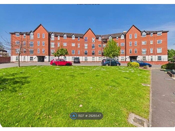 2 Bedroom Flat To Rent In Llys Nantgarw, Wrexham, LL13