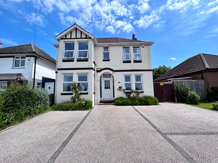 4 Bedroom Detached House For Sale In The Fairway, Sandown, PO36