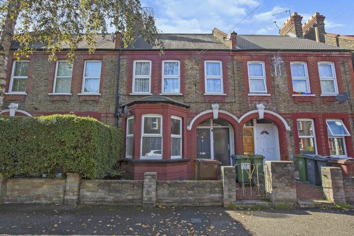 2 Bedroom Apartment To Rent In Morieux Road, E10