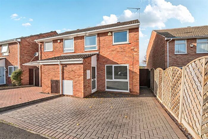 3 Bedroom Semi Detached House For Sale In Kenilworth Drive, Willsbridge, Bristol, BS30