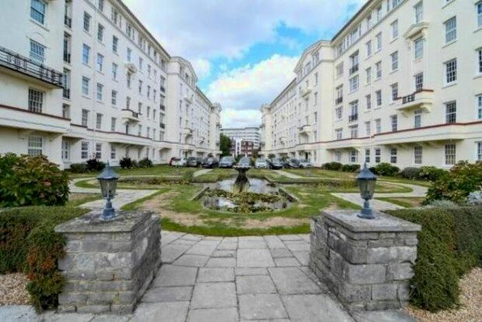 3 Bedroom Flat To Rent In Bath Hill Court, Bournemouth, BH1