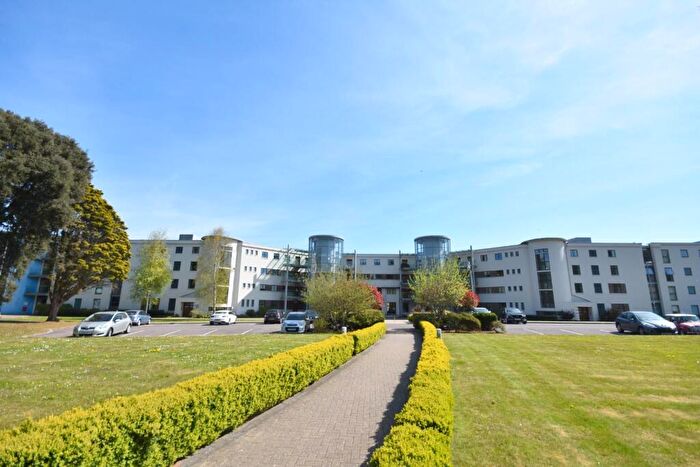 2 Bedroom Apartment For Sale In Woodlands, Hayes Point, Sully, CF64