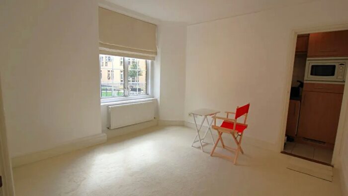 1 Bedroom Flat To Rent In Harrowby Street, Marylebone, London, W1H