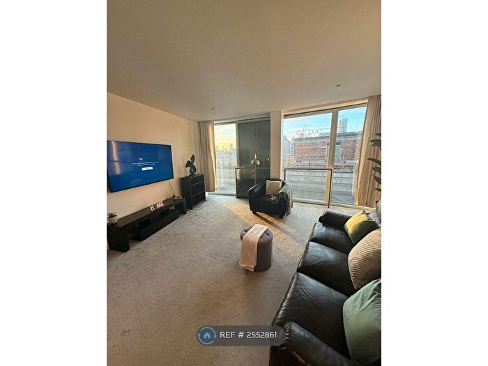 1 Bedroom Flat To Rent In The Rotunda, Birmingham, B2